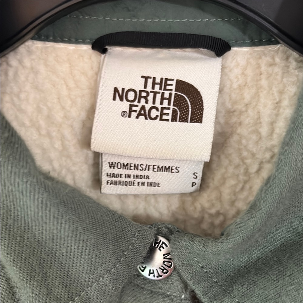 North Face Women Olive Shirt Jacket - size small